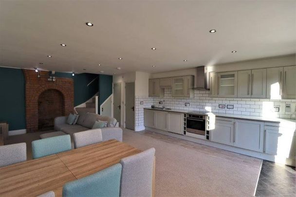 2 bedroom House to rent - Photo 1