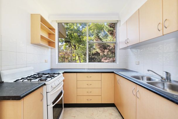 204/8 Broughton Road, - Photo 1