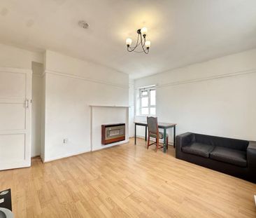 3 bedroom flat to rent - Photo 5