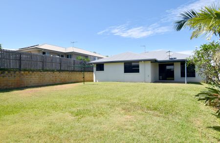 Lowset Family home in Clinton - Photo 5