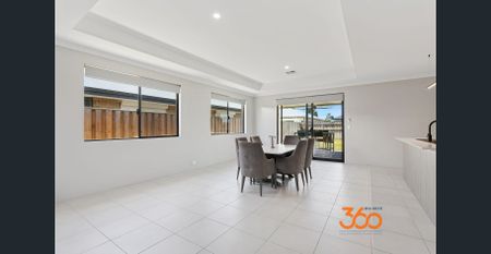 Stylish Family Home! - Photo 3