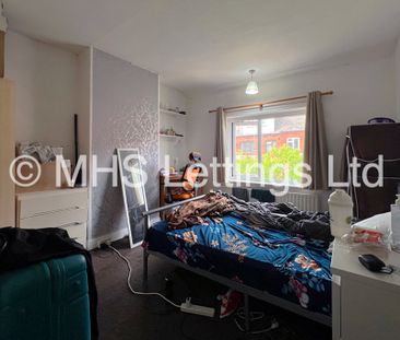 4 Bedroom Mid Terraced House for rent in Mayville Avenue - Photo 3