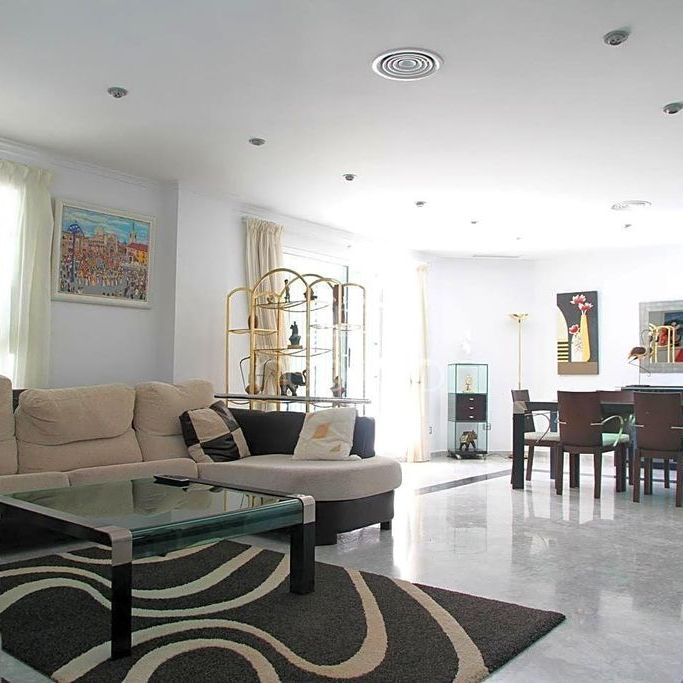 4 bedroom luxury Villa for rent in L'Eliana, Spain - Photo 1