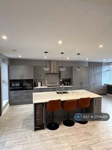 1 bedroom in a house share to rent - Photo 5