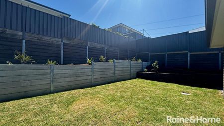 Brand-New Family Home - Photo 4