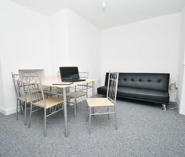 Room , Cartmel Road - Photo 2