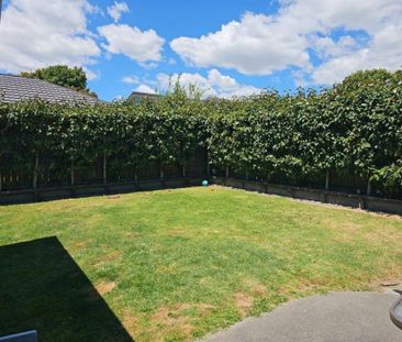 Tucked away in a sought-after neighbourhood - Photo 1