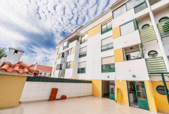 APARTAMENTO T2 NO ARNEIRO - CARCAVELOS
