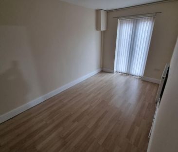 3 bedroom House To Let Total Size: 1066 SQ FT - Photo 3