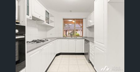 Renovated Modern Living Meets Tranquil Convenience in the Heart of Gordon - Photo 5