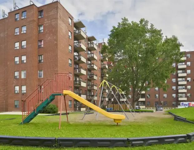 Morning Star Apartments | 3420, 3425 Morning Star Drive, Mississauga - Photo 1