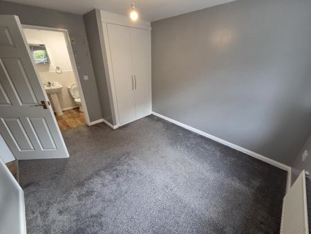 4 bedroom townhouse to rent - Photo 3