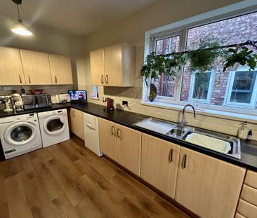 3 bedroom semi-detached house to rent - Photo 6