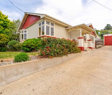 Large Family Home - Photo 5