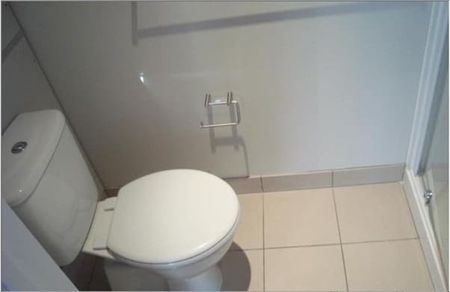 Fully Furnished Unit In Central Location - Photo 4