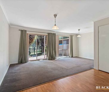 Stylish 3-Bedroom Townhouse with Golf Course Views & EV Charging - Photo 2