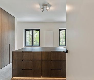 Gerenoveerde villa (ca. 3.628 m²) in een doodlopende straat! - Photo 1