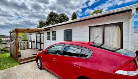 Lovely 3 Bedroom House in Papatoetoe - Photo 5