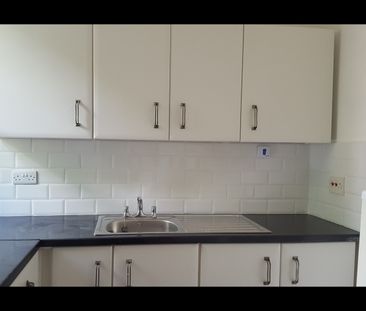 1 Bed Flat, Mansfield Road, NG5 - Photo 4