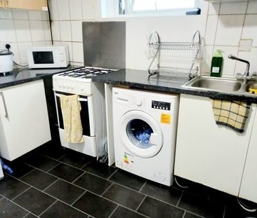 Room in a Shared Flat, London, E14 - Photo 4