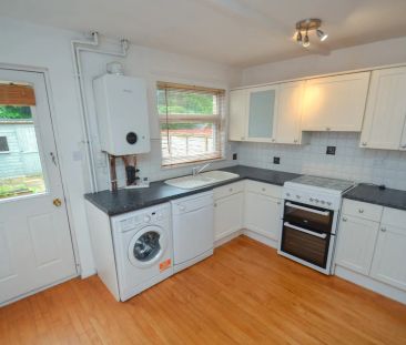 2 bed terraced house to rent in Raeswood Drive, G53 - Photo 3