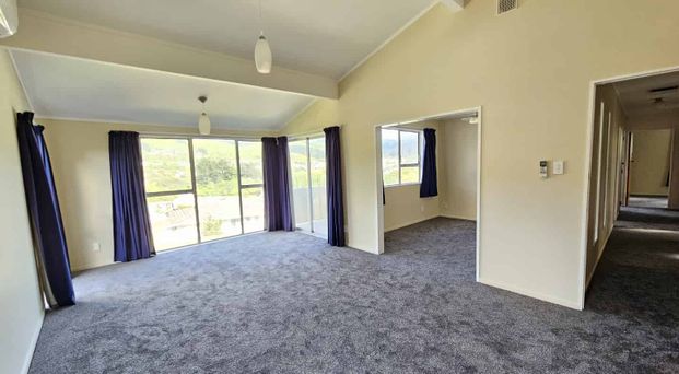 Handy location, 4 bedrooms - Photo 1