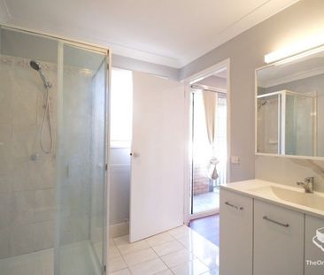 Quite and leafty One bedroom one study - Photo 6