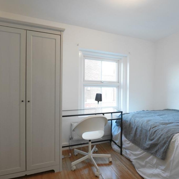 4 bedroom flat share to rent - Photo 1