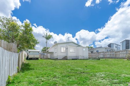 Newly Renovated 2-Bedroom Character Home with Huge Bedrooms & Secure G - Photo 2