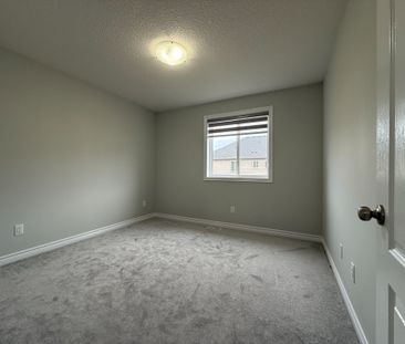 For Lease - 11 Gleason Crescent, Kitchener, Ontario - Photo 5