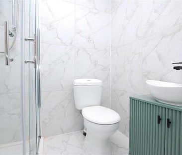 The Studio, Ash Road, Aldershot, Hampshire, GU12 - Photo 2