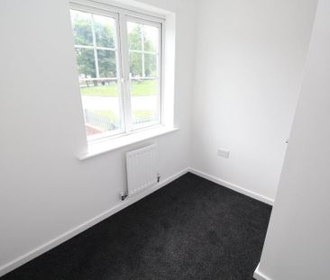 3 bedroom end of terrace house to rent - Photo 3