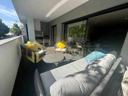 4 room luxury Flat for rent in Maia, Distrito do Porto - Photo 2