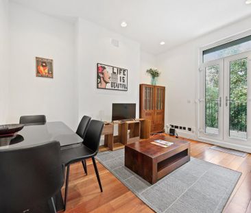 2 bedroom flat to rent - Photo 2