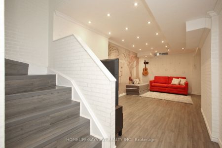 For Lease - 6 Winklers Lane, Markham, Ontario - Photo 5