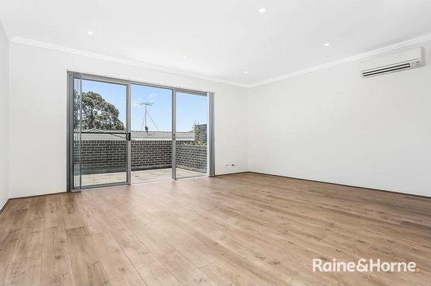 MODERN THREE BEDROOM UNIT - Photo 1