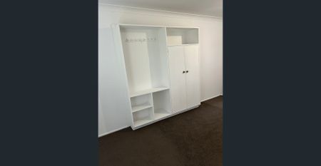 Leafy Ormiston - Ready NOW!! - Large Block, Park next door, walk to everything! - Photo 2