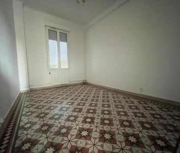 Location Appartement 3 pièces 74m² AVIGNON 84000 - Photo 3