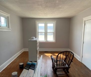 156 Dunlop St W #3 Barrie | $1400 per month | Utilities Included - Photo 2