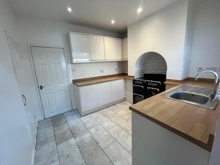2 bedroom terraced house to rent - Photo 3