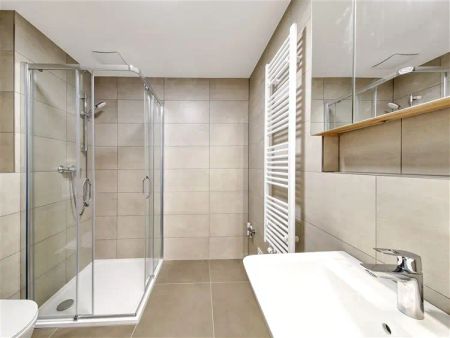 Pronájem nového 1+kk s terasou, Vyletalova, Praha Letňany - Fotografie 3