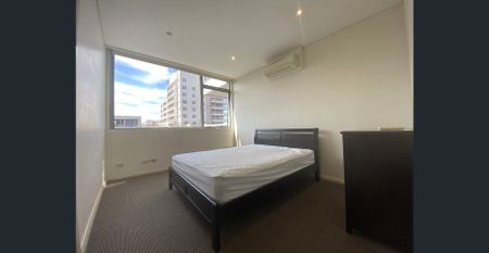 Fully furnished 2 bedroom in Waterloo with view - Photo 2