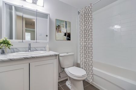 Bachelor Apartment - Photo 2