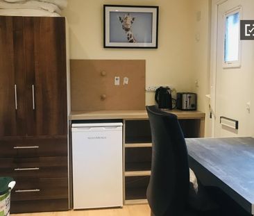 Room in shared flat for rent in Cabra East, Dublin - Photo 4