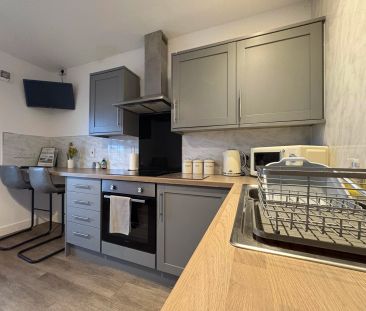 **NO DEPOSIT OPTION AVAILABLE** A lovely FULLY FURNISHED one bedroo... - Photo 6