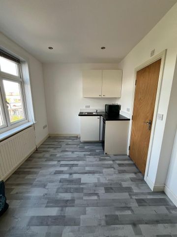 House share to rent - Photo 3