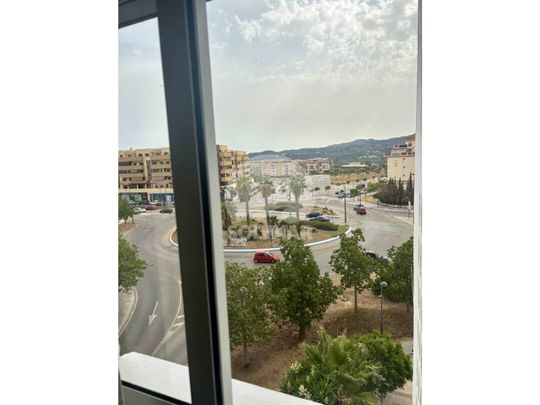 Alquiler de piso en Calle Jerez - Photo 1