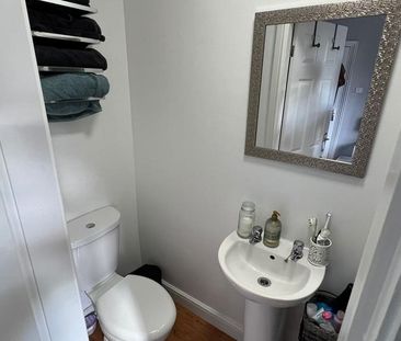 3 bedroom terraced house to rent - Photo 3