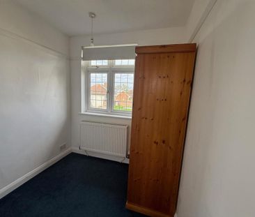 3 bedroom property to rent - Photo 3