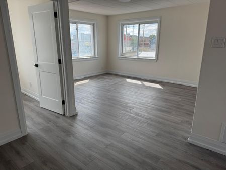 For Lease - 874 Clyde Avenue Unit# 1, McKellar Heights - Glabar Park and Area, Ontario - Photo 3